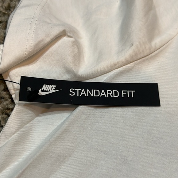 Women’s NIKE Short Sleeve Tee 1X 🍌 - Picture 3 of 6
